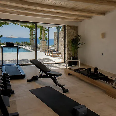 Terrasi V Pool House * Klouvas